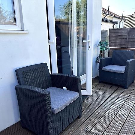 Spacious Holiday Home Near Tube Station - By Starlet Stays Londra Esterno foto